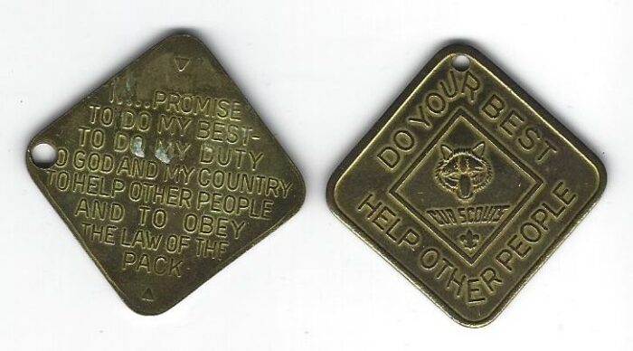 Cub Scout Oath Help Other People Medallion 30 mm x 30 mm