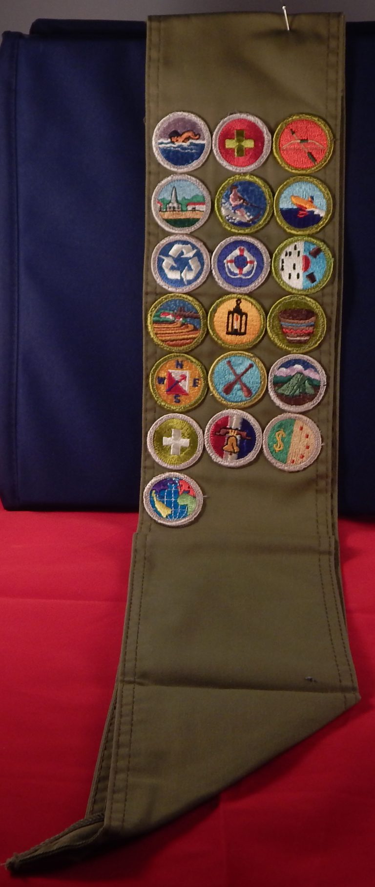 Sash Khaki 28" with 19 rolled edge merit badges