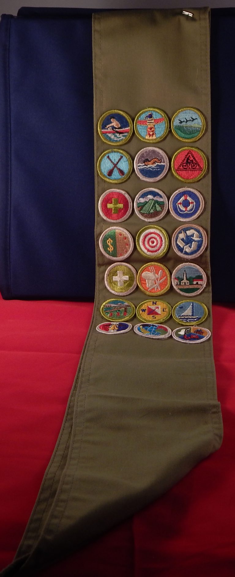 Sash Khaki 31" with 28 rolled edge merit badges